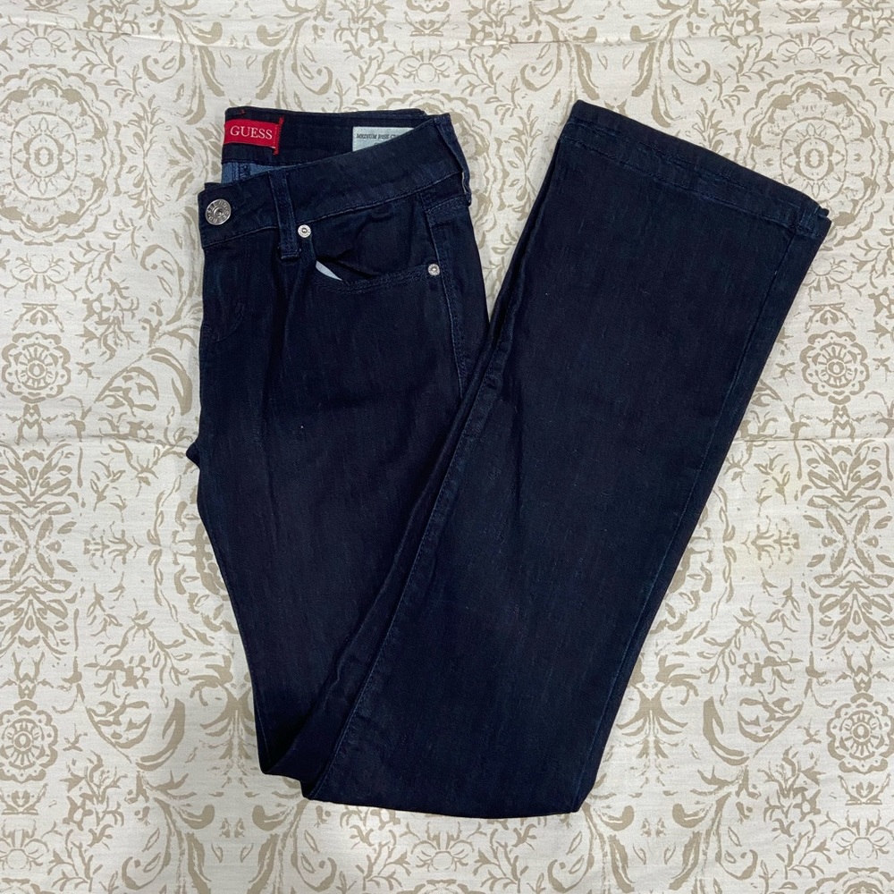 GUESS MEDIUM RISE BOOTCUT JEANS